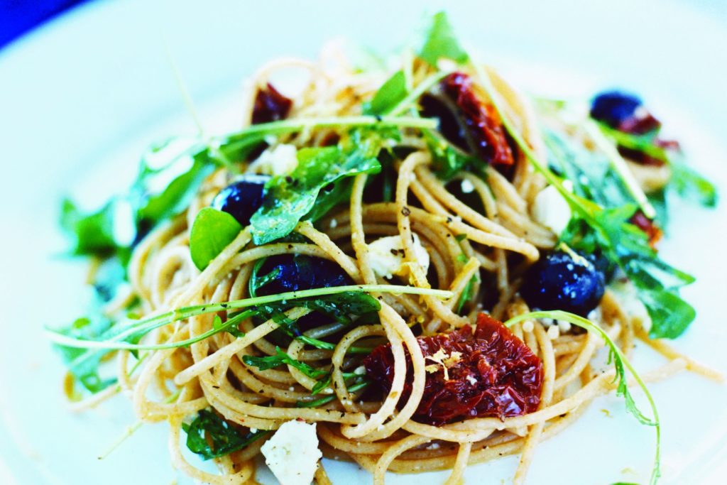 Recept från Zeta. Spaghetti_med_fetaost_och_oliver_st