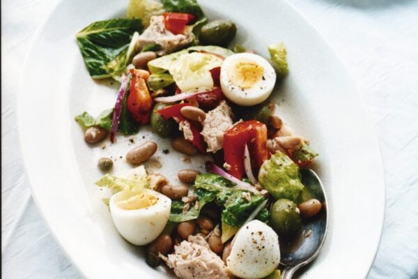Tonfisksallad med borlottibönor och ägg