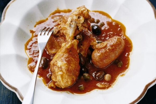 Kycklinggryta med salsiccia och oliver