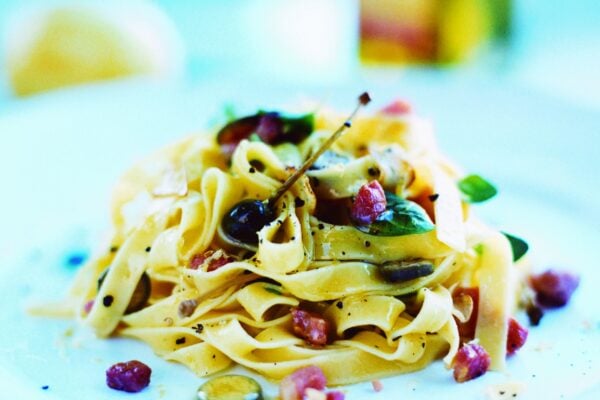 Pasta Pappardelle med pancetta, kapris och citron
