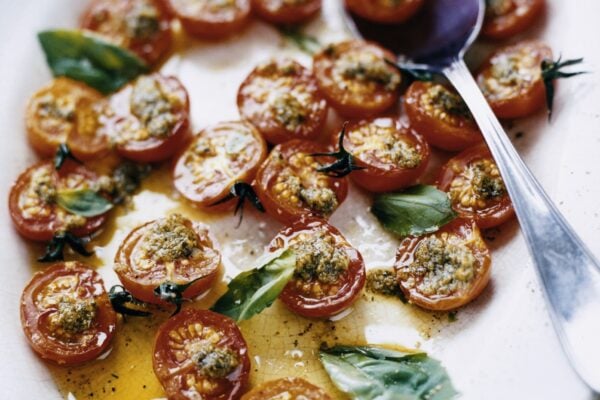 Ugnsbakade cocktailtomater med pesto