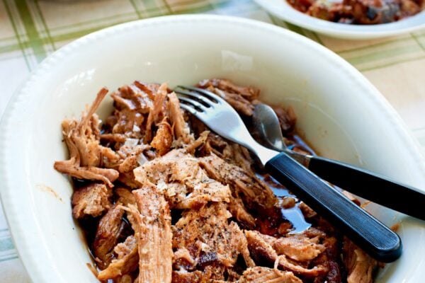 Ugnsbräserad fläskkarré med tomat och vitt vin