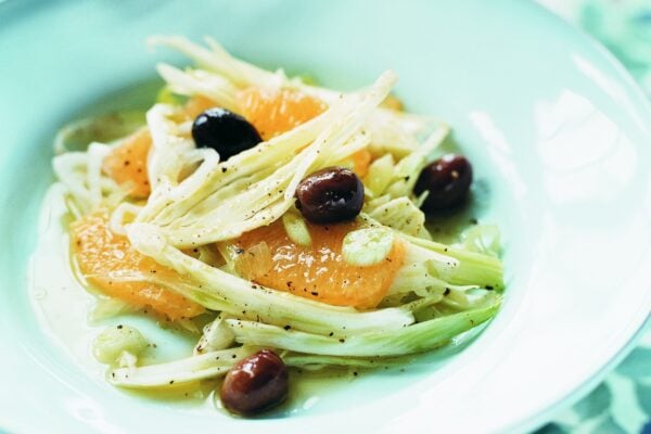 Apelsin- och fänkålssallad med mangovinägrett