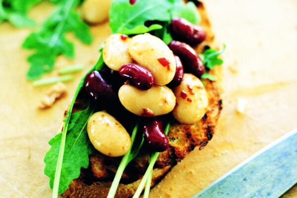 Bruschetta med bönsallad