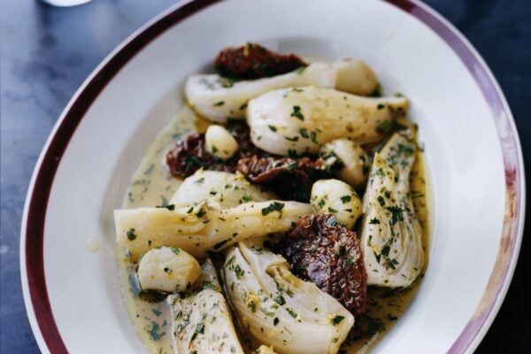 Bräserad fänkål med soltorkade tomater