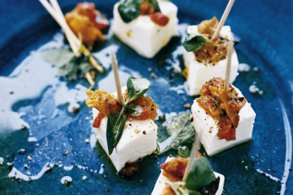 Fetaost med paprika och zucchini