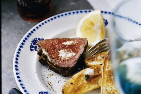 Fetaostfylld oxfilé med timjanpotatis