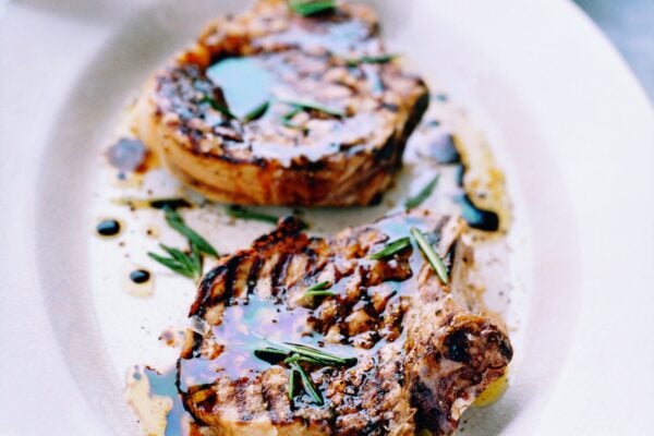 Grillad fläskkotlett med balsamvinäger