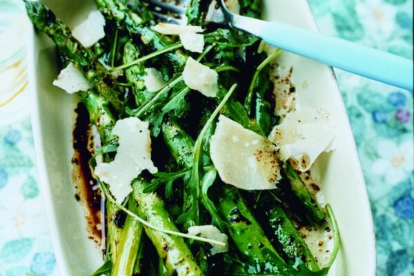 Grillad sparris med parmesan och balsamico