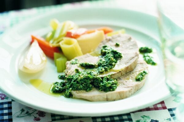 Kokt kalvkött med salsa verde