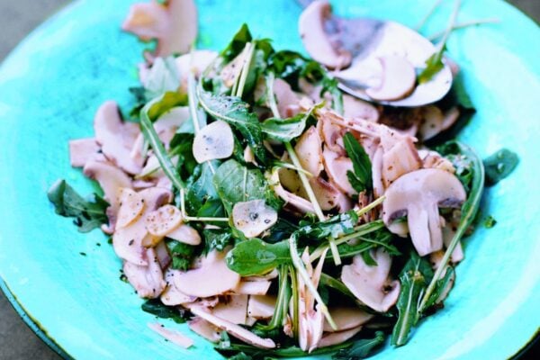 Svampsallad med vitlök- och citronvinägrett