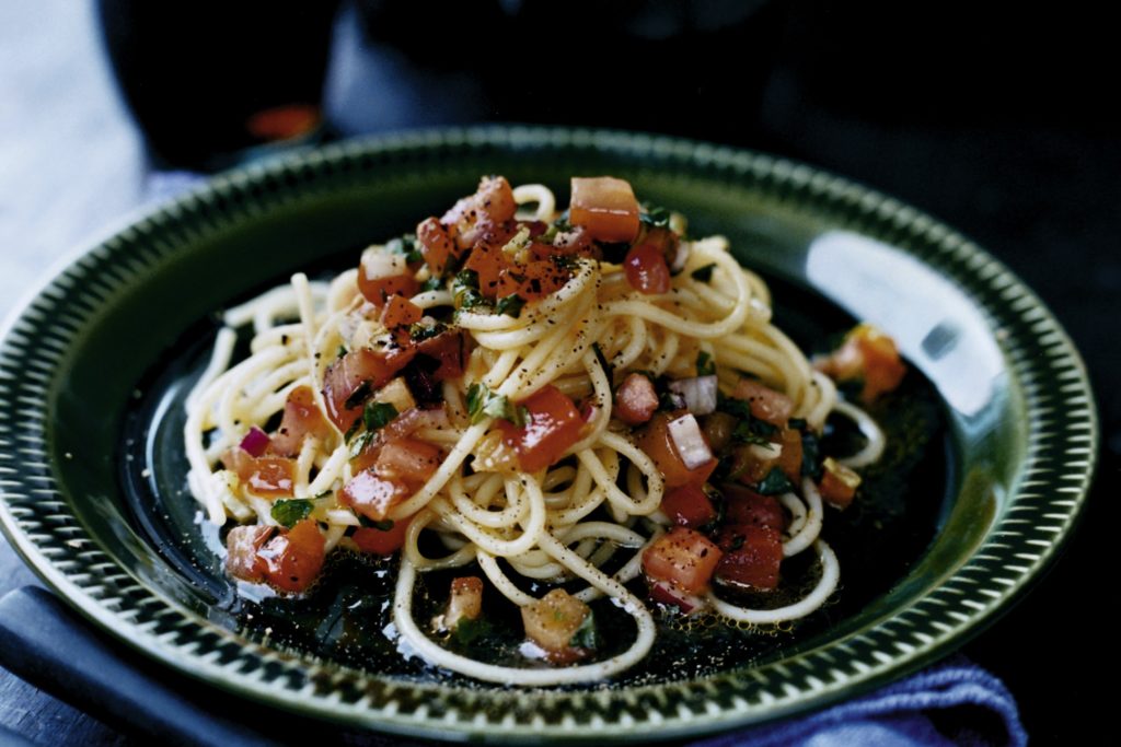 Recept från Zeta: Spaghetti med kall tomatsås