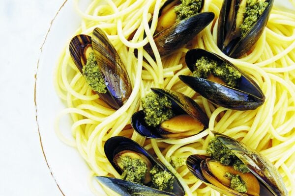 Pestogratinerade musslor