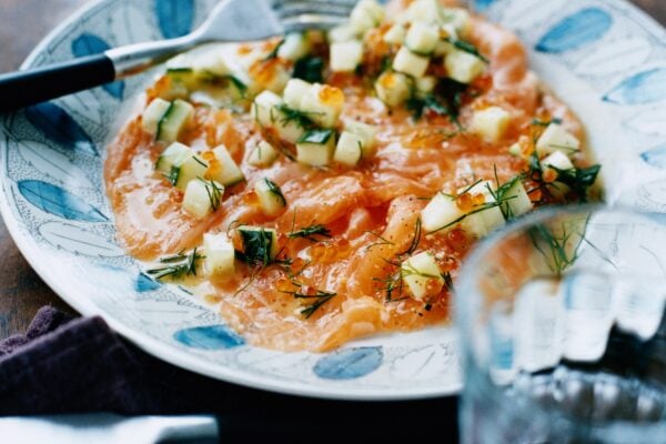 Snabb gravlax med gurksallad