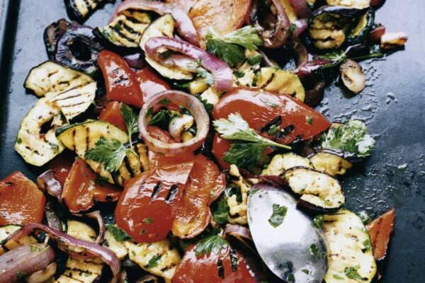 Grillade grönsaker i vitlöksvinägrett