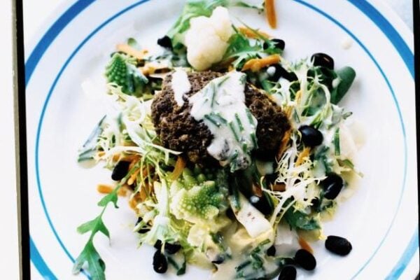 Färsbiffar med gorgonzoladressing