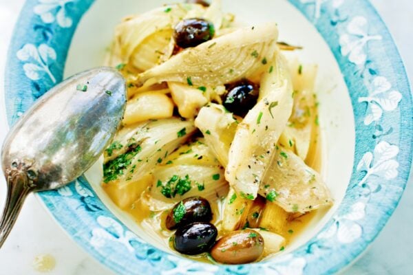 Vitvinsbräserad fänkål med oliver